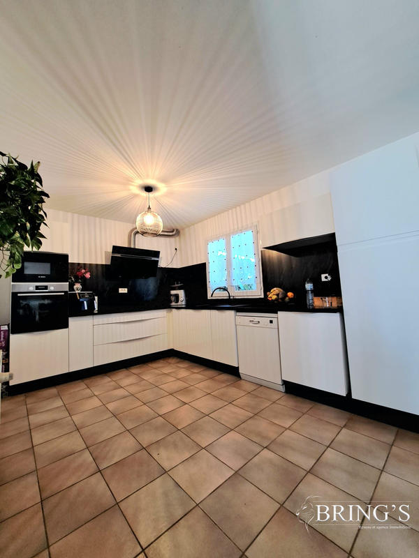 Maison - 123 m² - 5 pièces