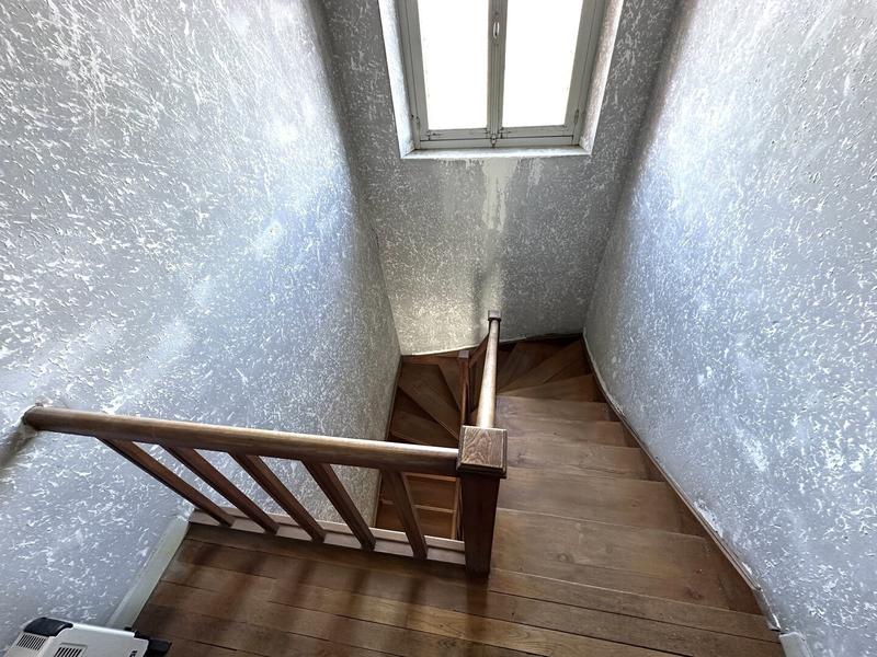 Immeuble mixte - 135 m² - 7 pièces