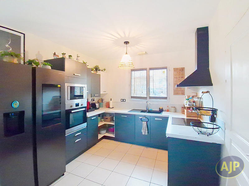 Maison - 106 m² - 6 pièces