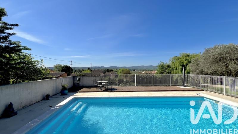 Maison - 230 m² - 7 pièces