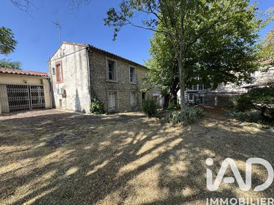 Maison - 316 m² - 8 pièces