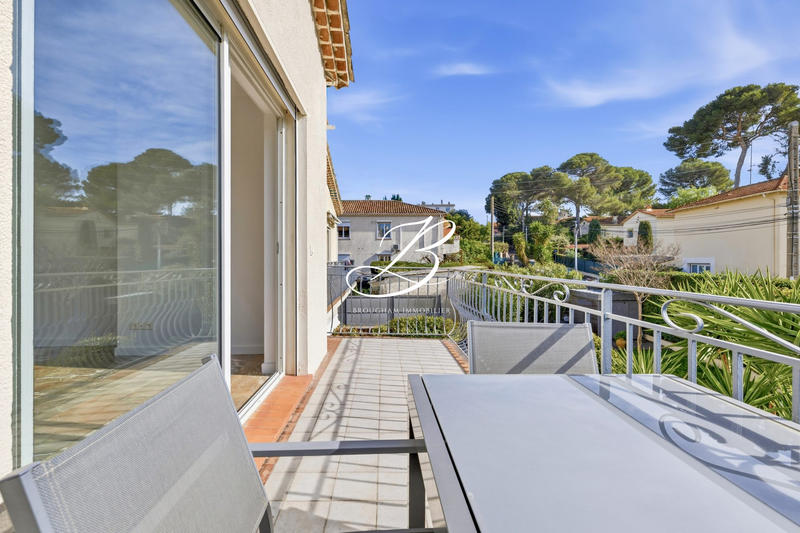 Appartement - 100 m² - 5 pièces