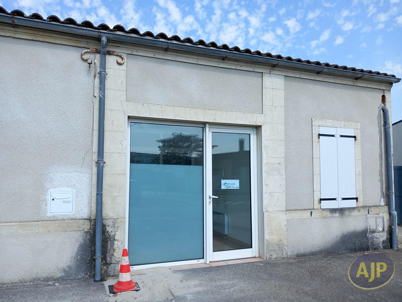 Local commercial - 72 m² - 3 pièces