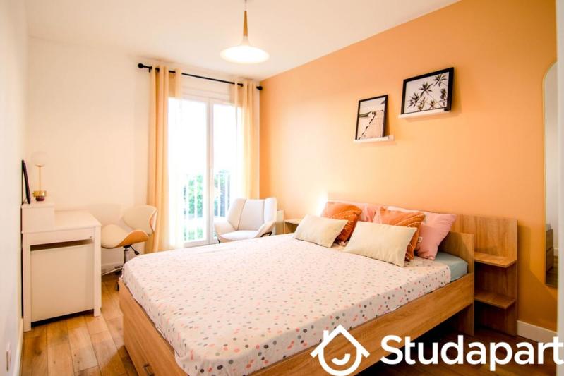 Chambre - 10 m² - 1 pièce