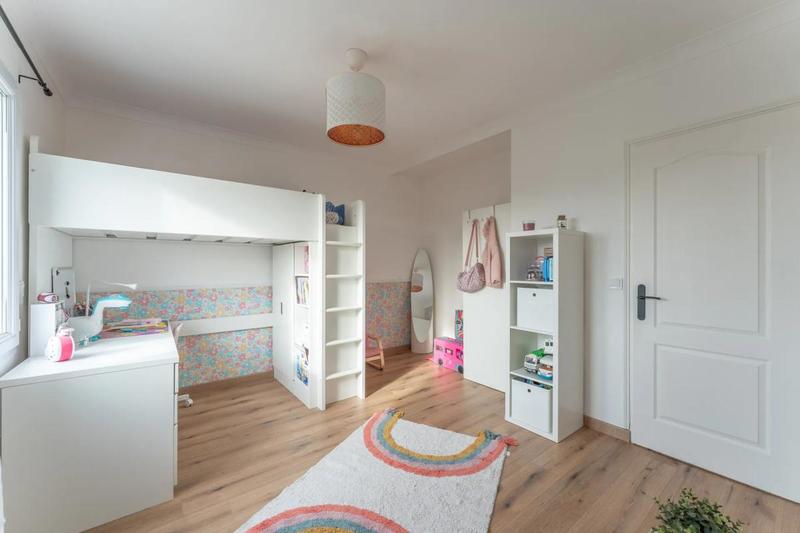 Maison - 232 m² - 8 pièces