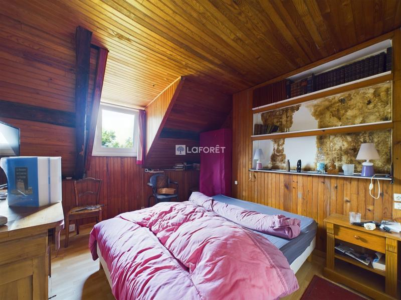 Maison - 225 m² - 10 pièces