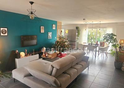 Maison - 96 m² - 5 pièces