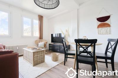 Chambre - 12 m² - 1 pièce