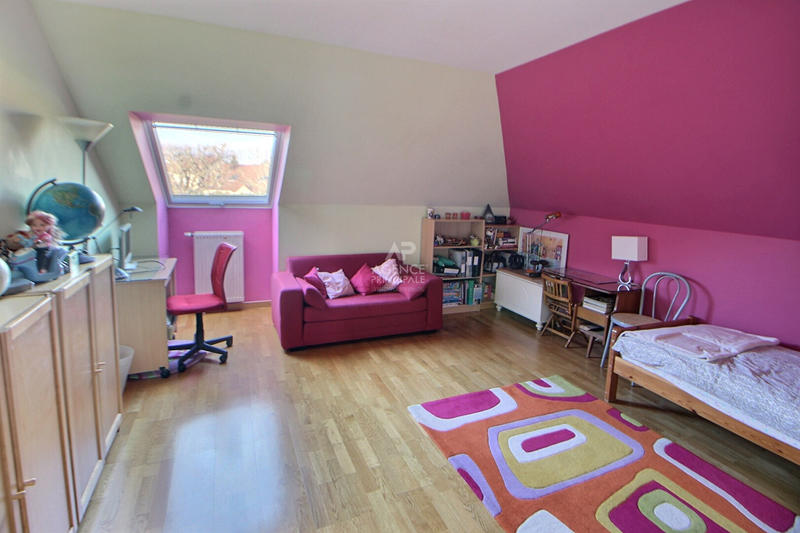 Maison - 185 m² - 7 pièces