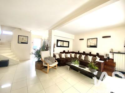 Maison de ville - 94 m² - 5 pièces