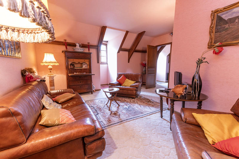 Maison - 280 m² - 7 pièces