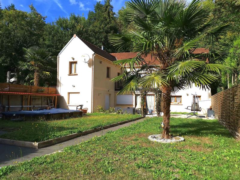 Maison - 207 m² - 8 pièces