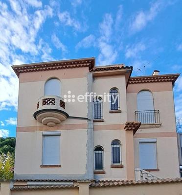 Maison - 226 m² - 9 pièces