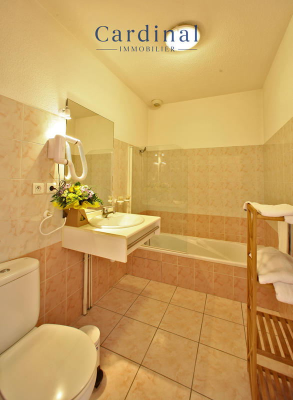 Local commercial - 790 m² - 3 pièces