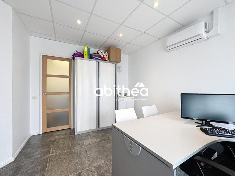 Bureau - 86 m² - 6 pièces