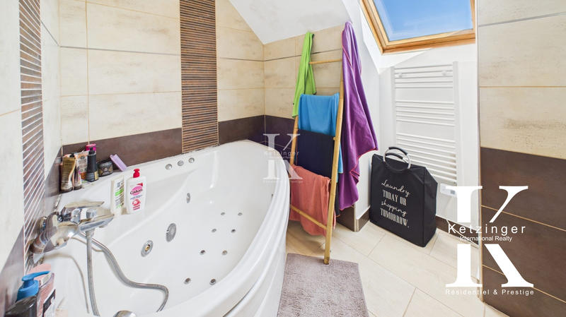 Maison traditionnelle - 140 m² - 5 pièces