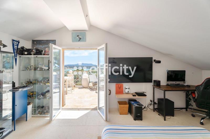 Appartement - 200 m² - 7 pièces