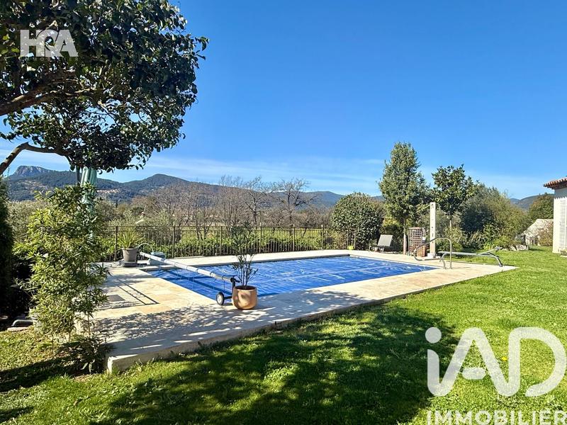 Maison - 165 m² - 8 pièces