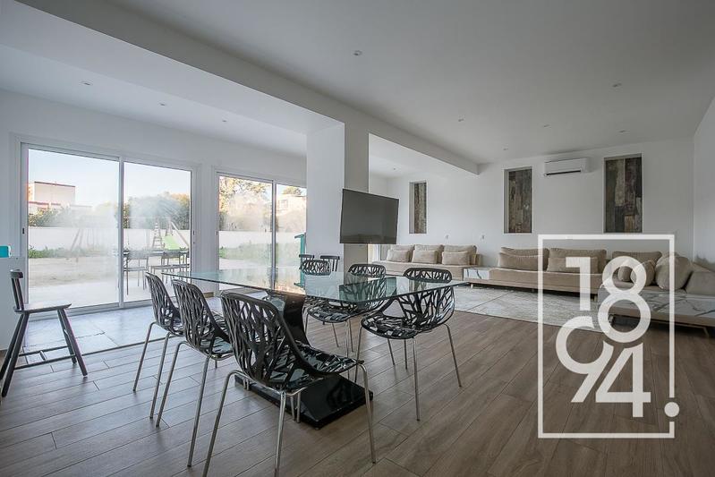 Maison - 280 m² - 7 pièces