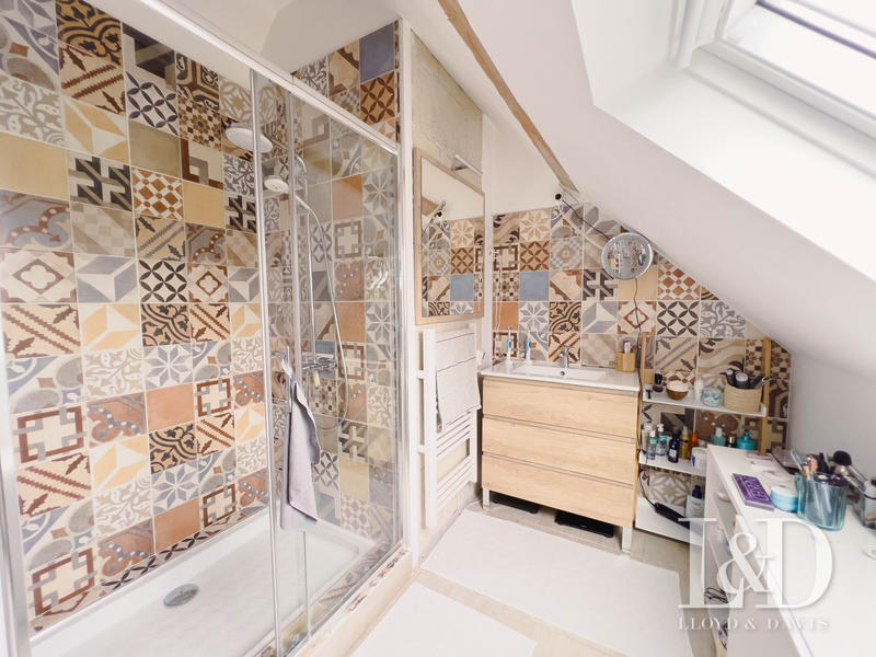 Maison - 205 m² - 12 pièces