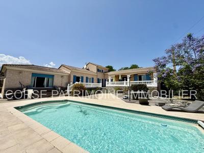 Villa - 280 m² - 9 pièces