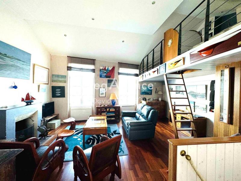 Maison traditionnelle - 123 m² - 8 pièces