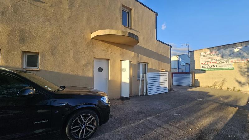 Local d'activités - 250 m² - 5 pièces