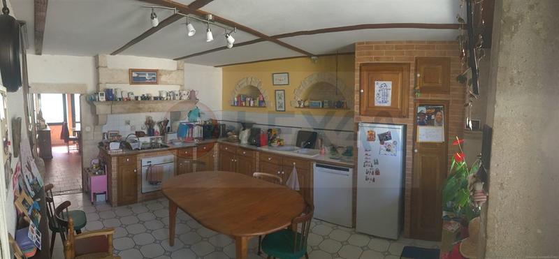 Maison - 240 m² - 6 pièces