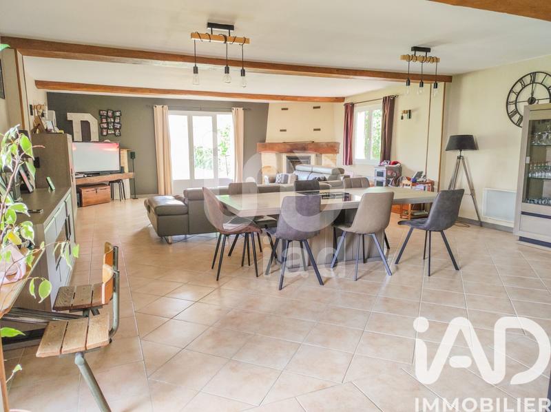 Maison - 203 m² - 7 pièces