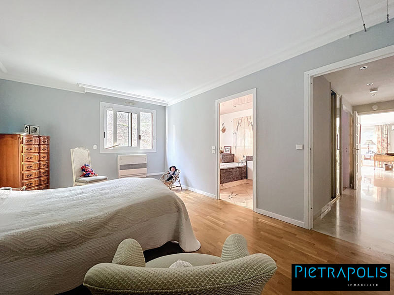 Appartement - 132 m² - 4 pièces