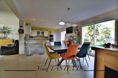 Maison contemporaine - 117 m² - 5 pièces