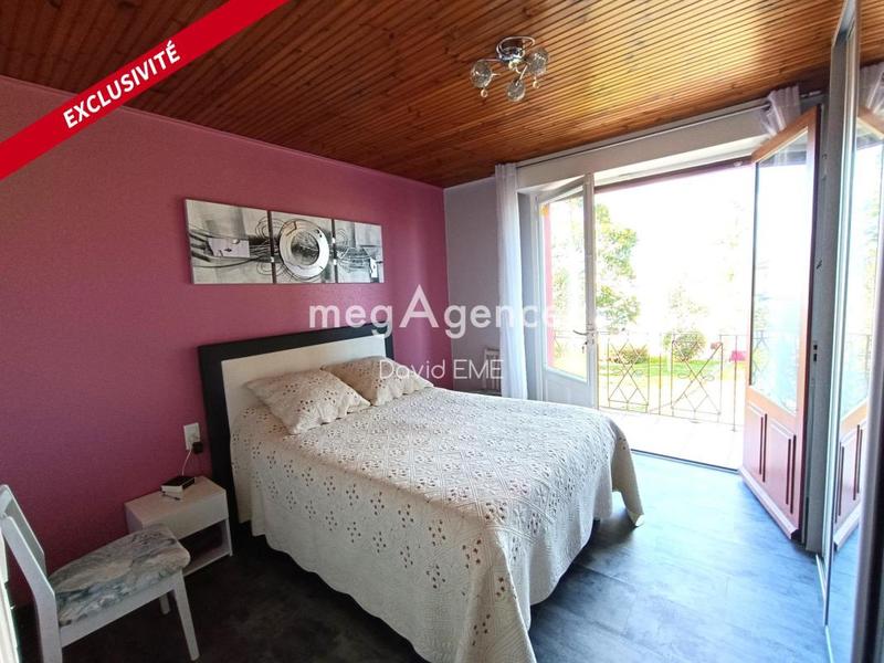 Maison traditionnelle - 172 m² - 9 pièces