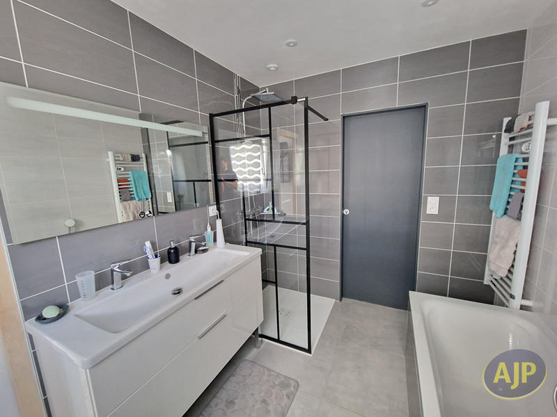 Maison - 119 m² - 6 pièces