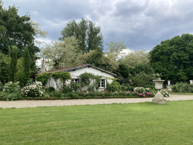 Château - 567 m² - 15 pièces