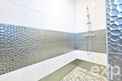 Maison - 202 m² - 5 pièces