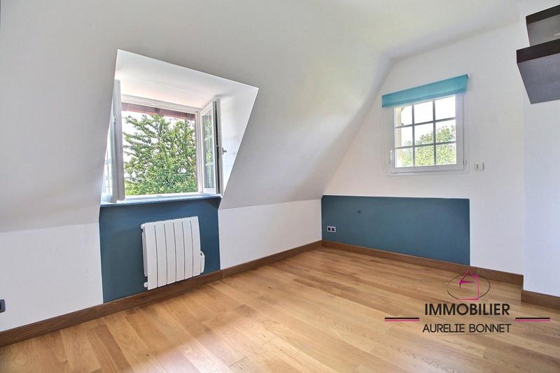 Maison traditionnelle - 130 m² - 7 pièces