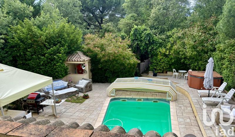 Maison - 220 m² - 9 pièces