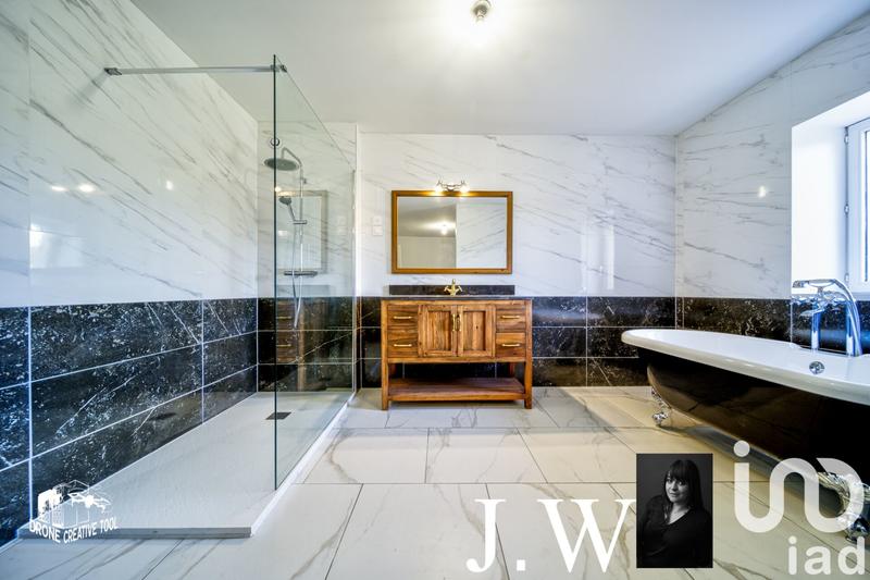 Maison - 306 m² - 13 pièces