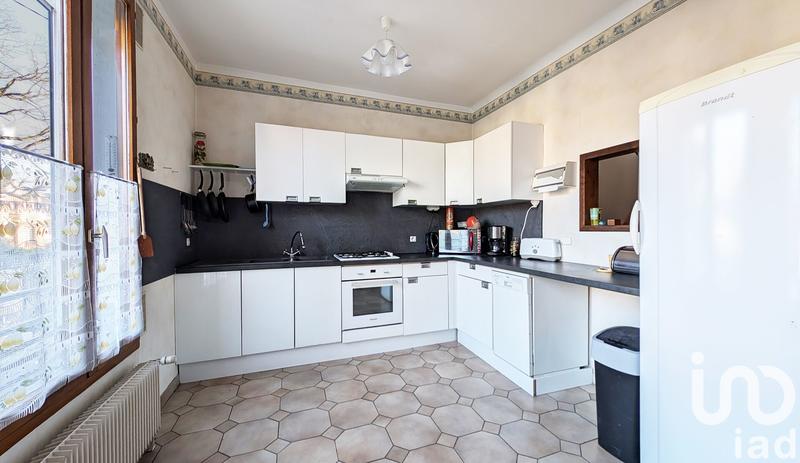 Maison - 121 m² - 6 pièces