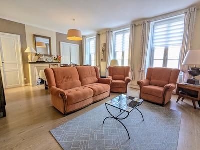 Maison - 201 m² - 6 pièces