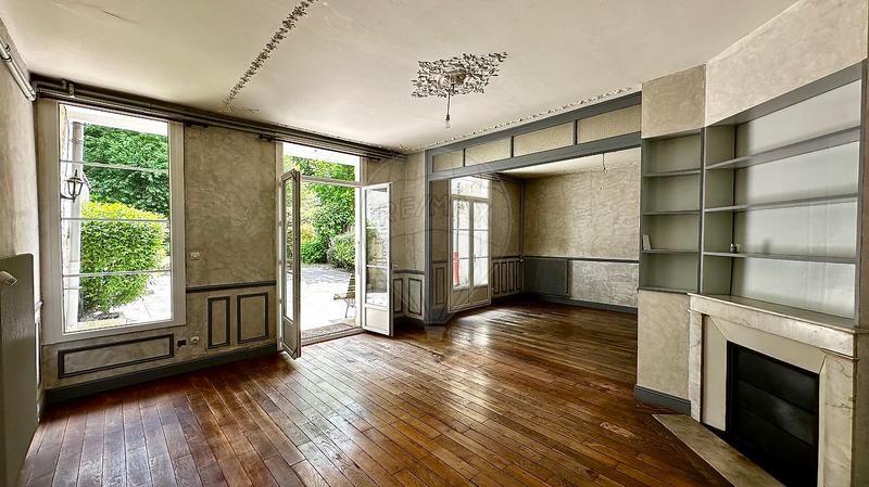 Maison - 210 m² - 7 pièces