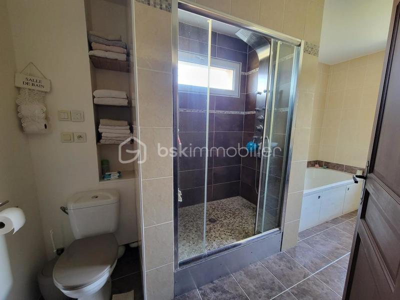 Pavillon - 168 m² - 7 pièces