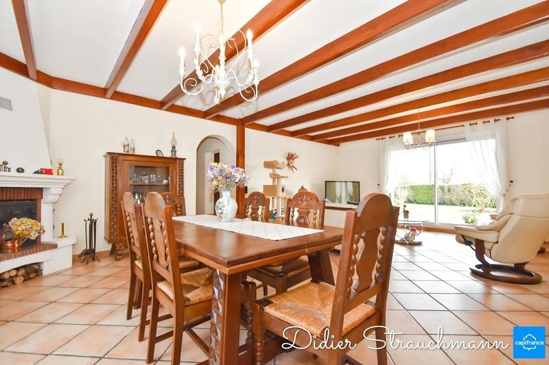 Maison - 161 m² - 8 pièces