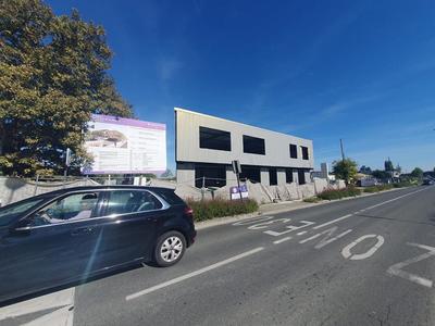 Local commercial - 740 m²