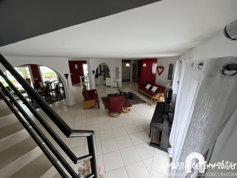 Maison - 321 m² - 10 pièces