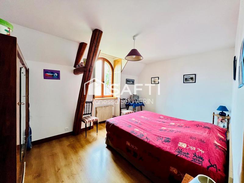 Maison - 202 m² - 7 pièces