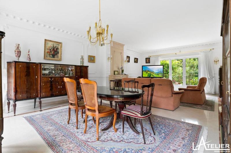 Maison - 210 m² - 5 pièces