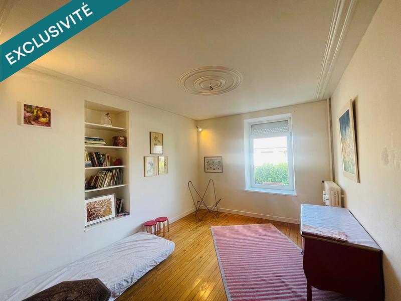 Maison - 219 m² - 9 pièces