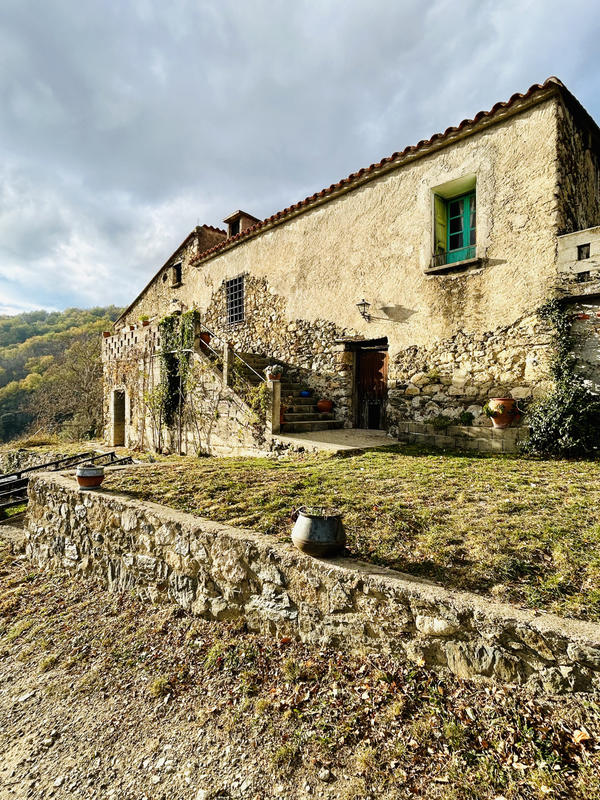 Mas - 230 m² - 14 pièces