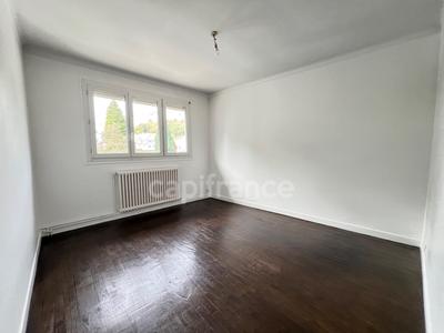 Maison - 144 m² - 8 pièces